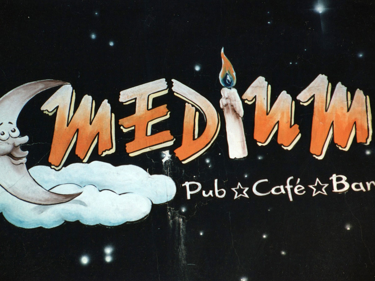Proyecto Pub Café Medium